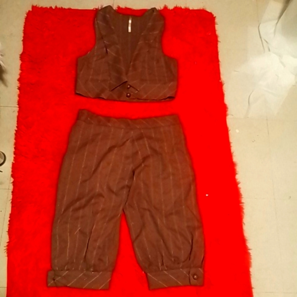 Vest and capris set